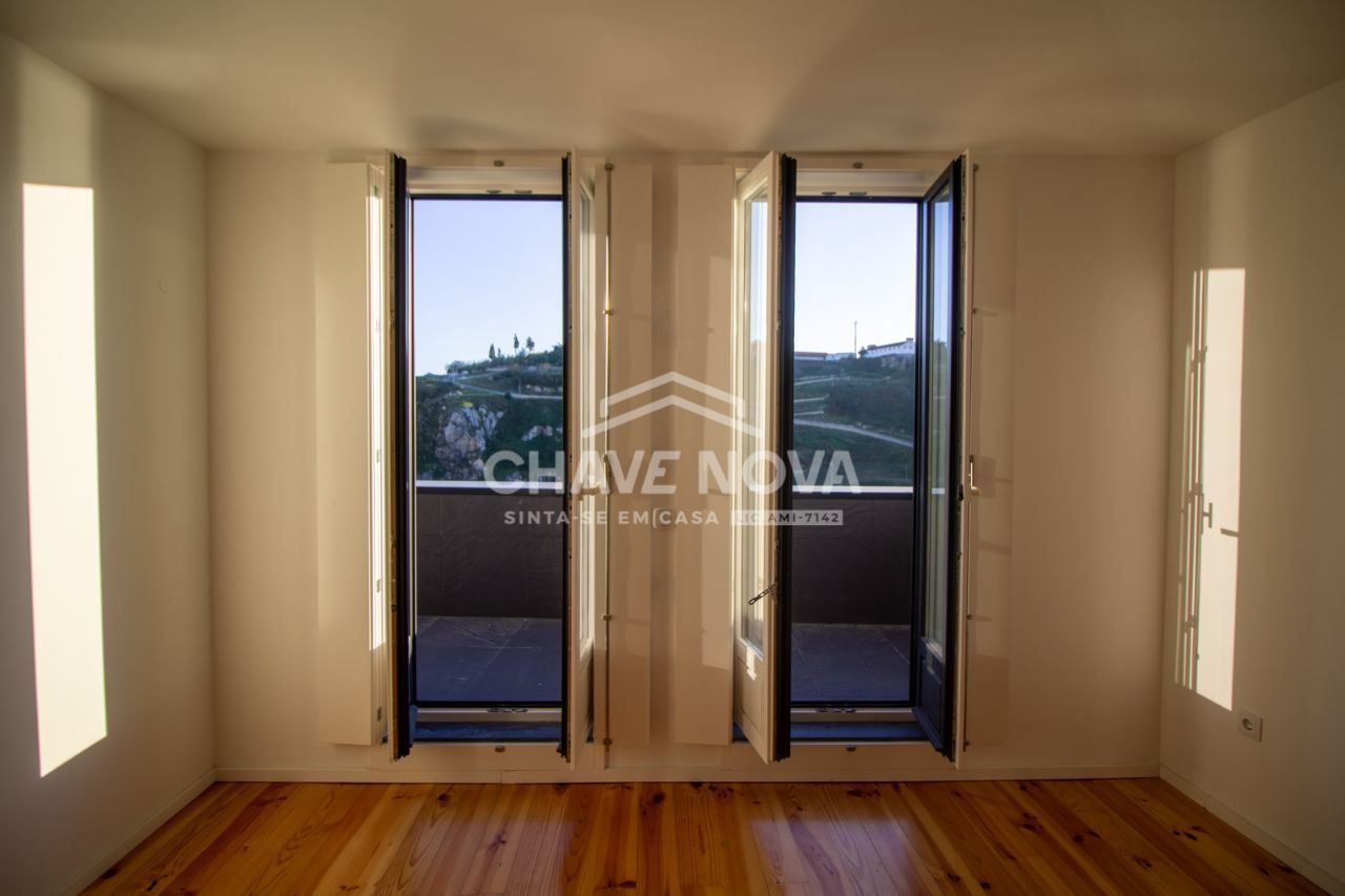 Apartamento T2 para Venda em Cedofeita, Santo Ildefonso, Sé, Miragaia, São Nicolau e Vitória Foto 16