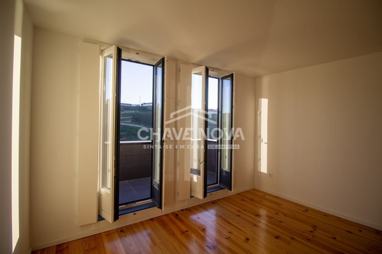 Apartamento T2 para Venda em Cedofeita, Santo Ildefonso, Sé, Miragaia, São Nicolau e Vitória Foto 17