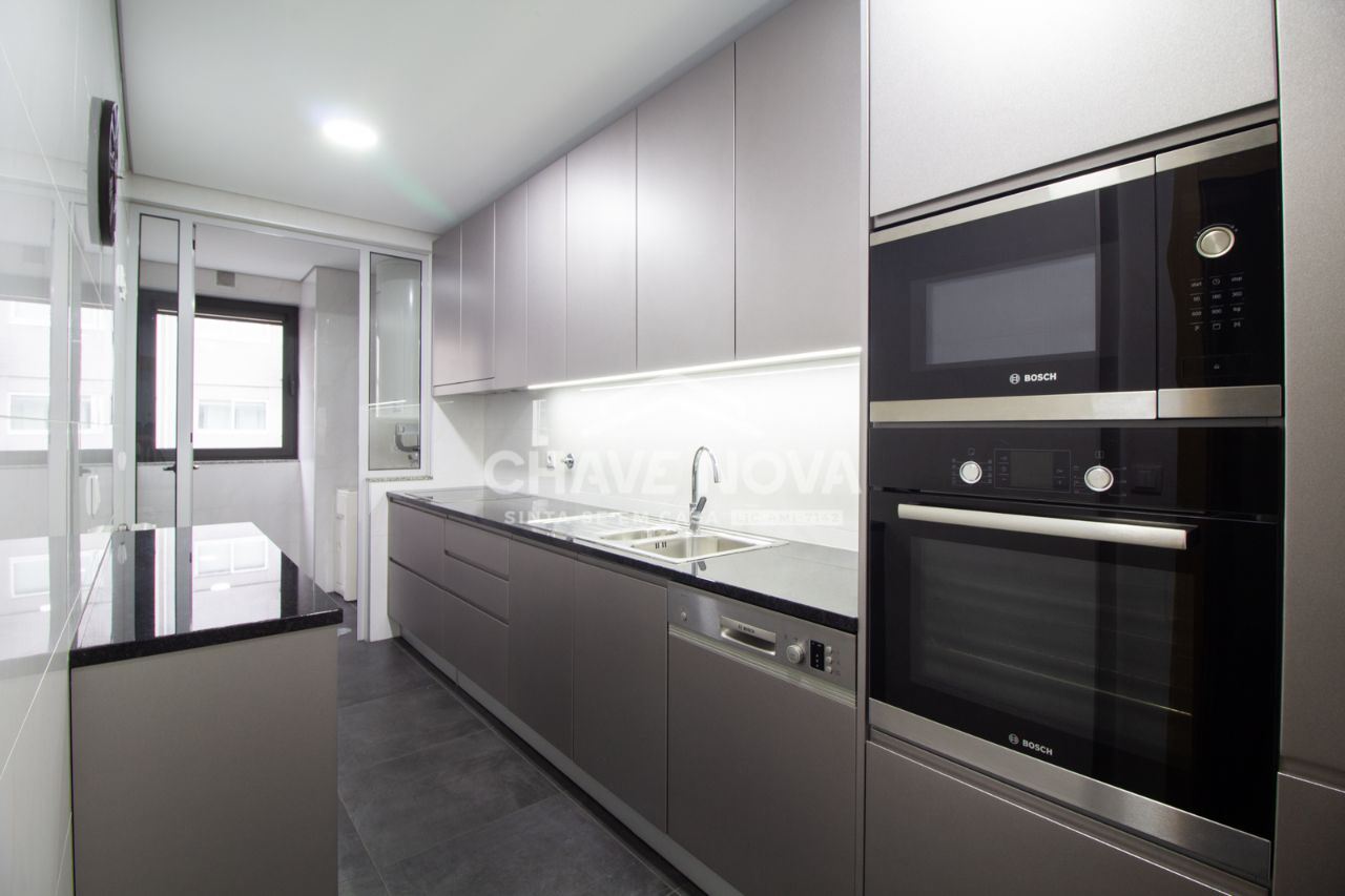 Apartamento T2 para Venda em Cedofeita, Santo Ildefonso, Sé, Miragaia, São Nicolau e Vitória Foto 3