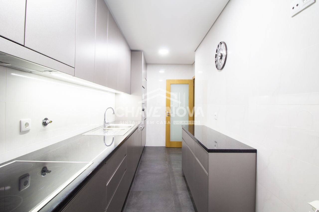 Apartamento T2 para Venda em Cedofeita, Santo Ildefonso, Sé, Miragaia, São Nicolau e Vitória Foto 7