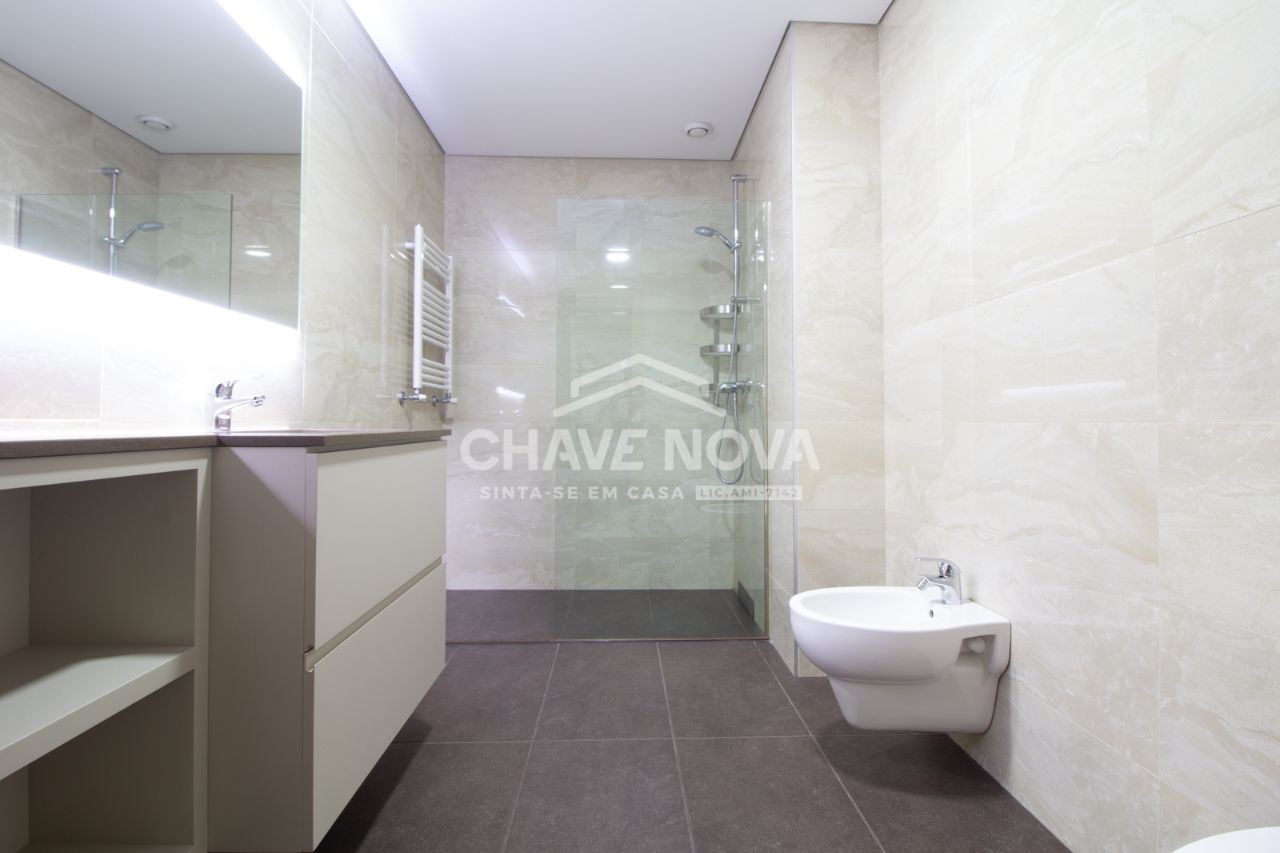 Apartamento T2 para Venda em Cedofeita, Santo Ildefonso, Sé, Miragaia, São Nicolau e Vitória Foto 8