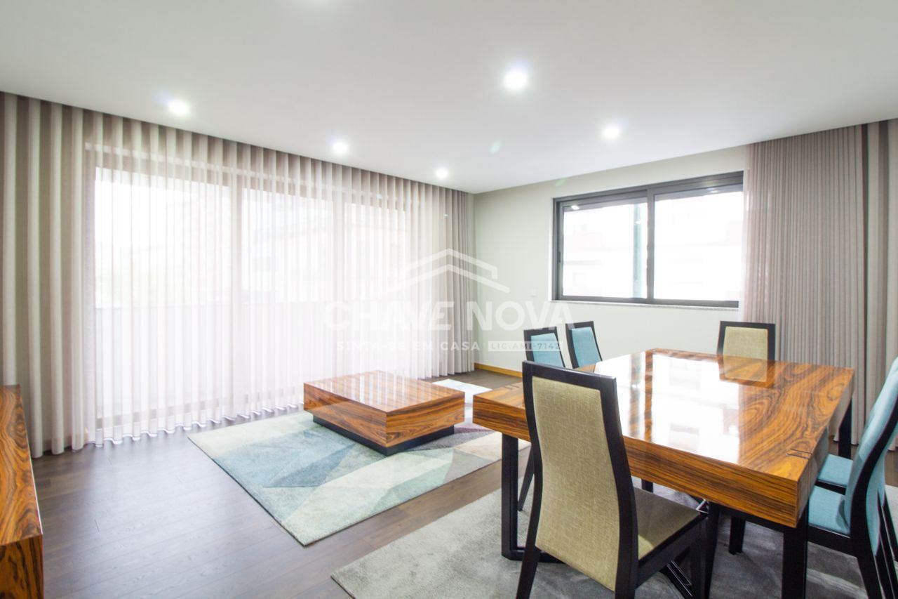 Apartamento T2 para Venda em Cedofeita, Santo Ildefonso, Sé, Miragaia, São Nicolau e Vitória Foto 2