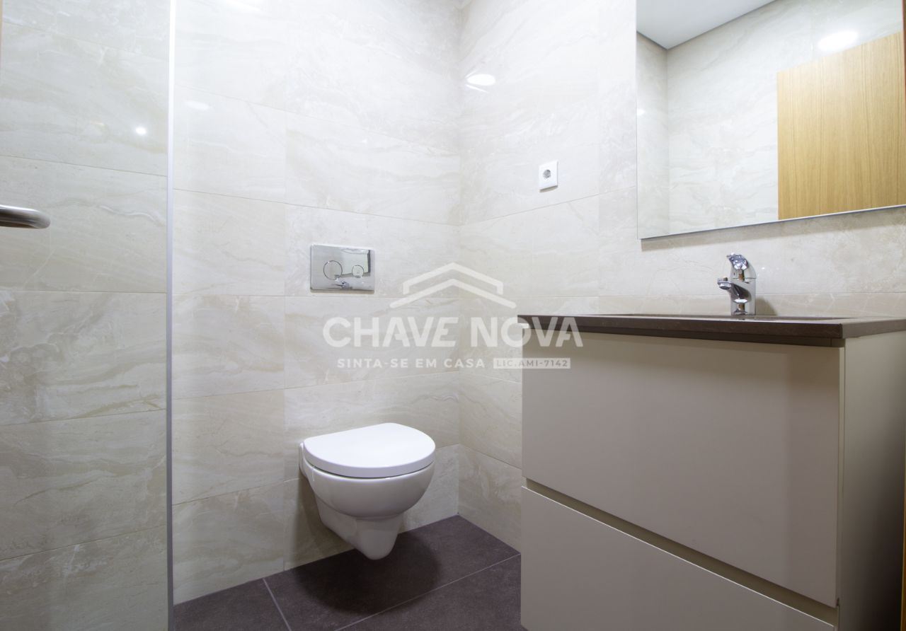 Apartamento T2 para Venda em Cedofeita, Santo Ildefonso, Sé, Miragaia, São Nicolau e Vitória Foto 12