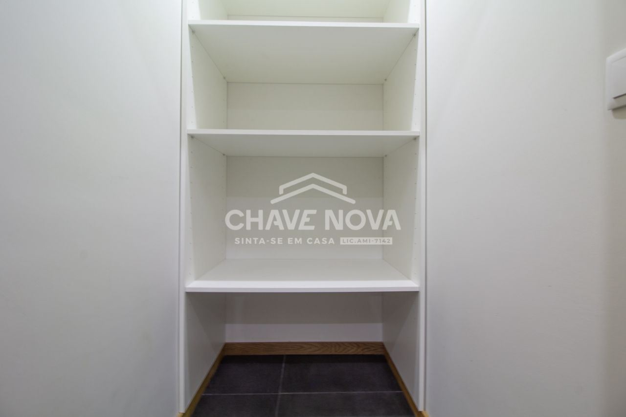 Apartamento T2 para Venda em Cedofeita, Santo Ildefonso, Sé, Miragaia, São Nicolau e Vitória Foto 17