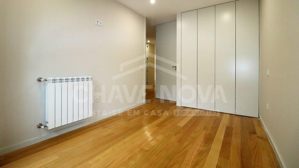 Apartamento T4 para Venda em Póvoa de Varzim, Beiriz e Argivai