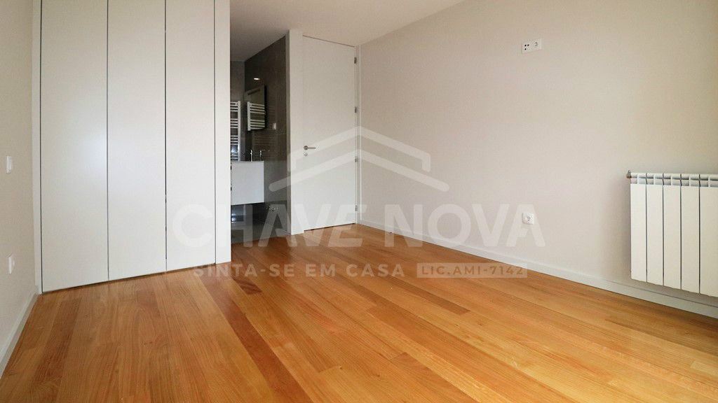 Apartamento T4 para Venda em Póvoa de Varzim, Beiriz e Argivai