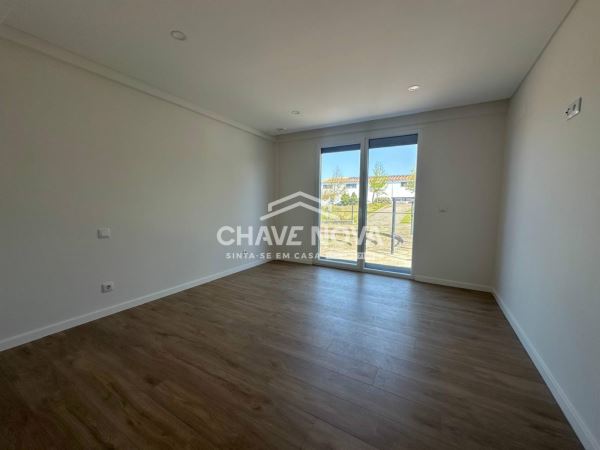Apartamento T3 novo no Garden Residence, Urbanização Portela da Vila,  em Ramalhal, Torres Vedras.