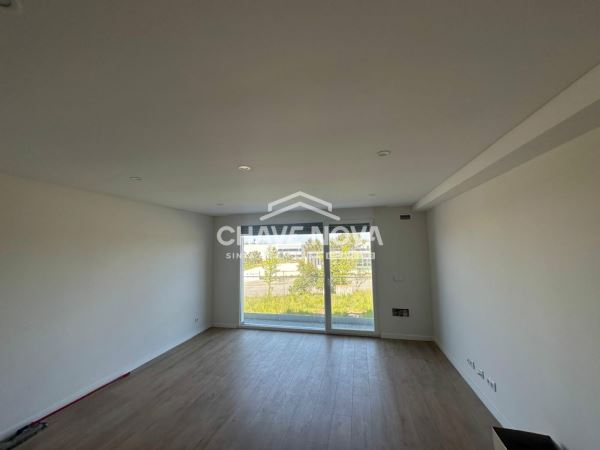 Apartamento T3 novo no Garden Residence, Urbanização Portela da Vila,  em Ramalhal, Torres Vedras.
