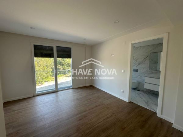 Apartamento T3 novo no Garden Residence, Urbanização Portela da Vila,  em Ramalhal, Torres Vedras.