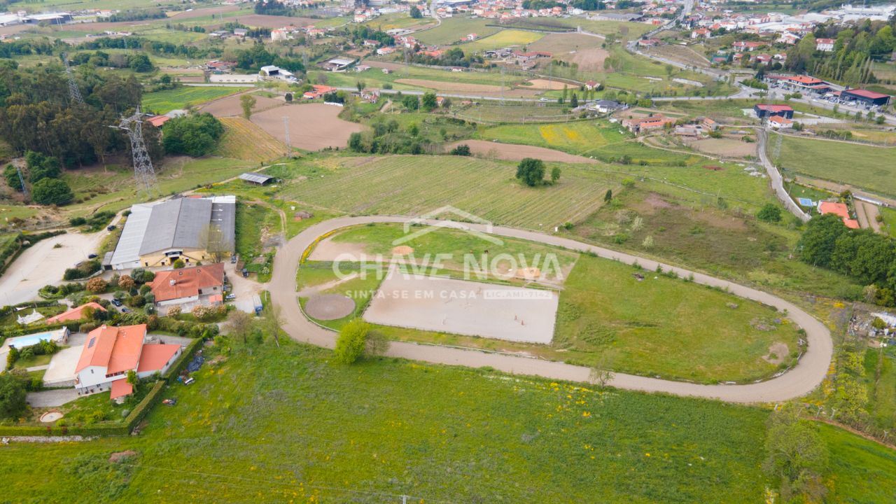 Quinta em Guimarães c/ capacidade de construção de 3000M2 