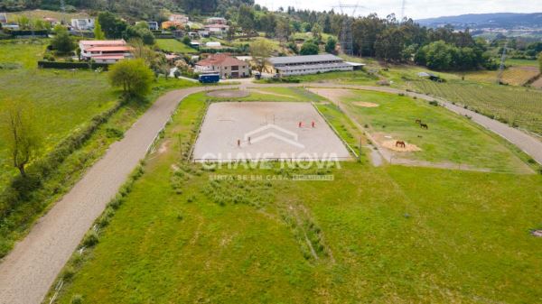 Quinta em Guimarães c/ capacidade de construção de 3000M2 