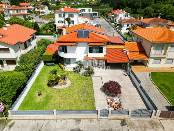 Moradia Isolada V4 em Balugães (Barcelos)