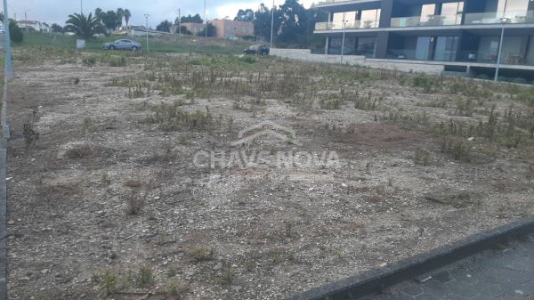 Land for sale in Vila Nova de Gaia, Portugal — €830,250