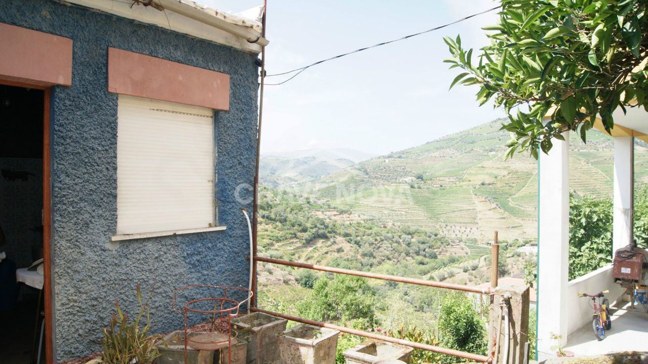 Moradia T2 para Venda em Nogueira e Ermida