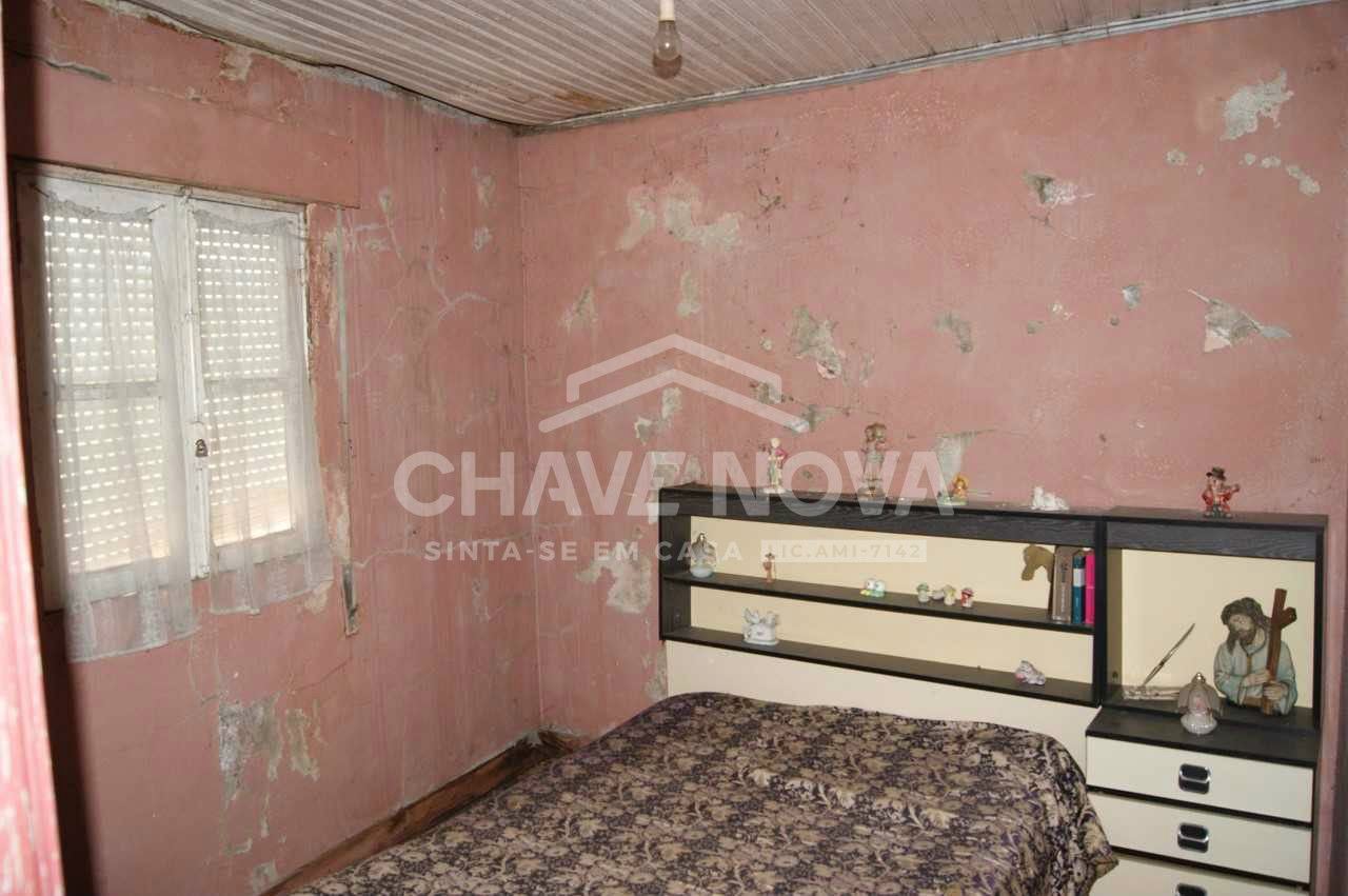 Moradia T2 para Venda em Nogueira e Ermida