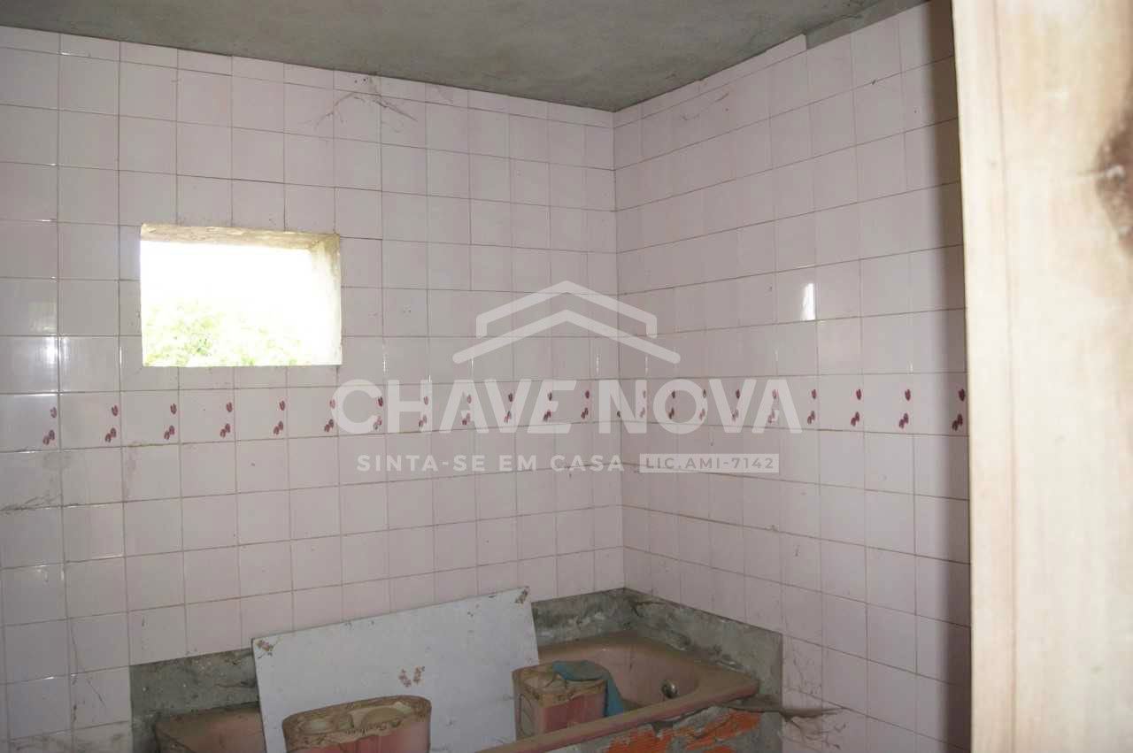 Moradia T2 para Venda em Nogueira e Ermida