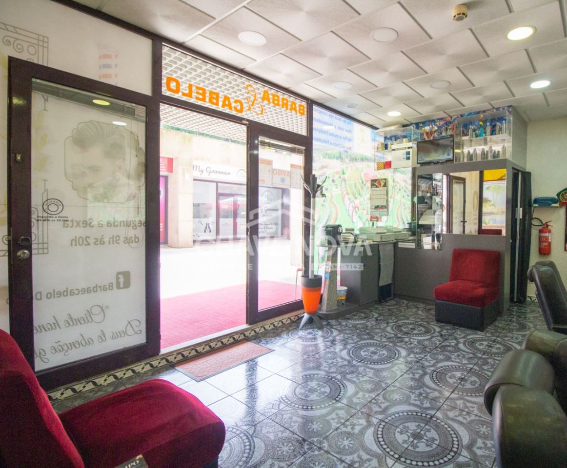 Loja para Venda em Mafamude e Vilar do Paraíso