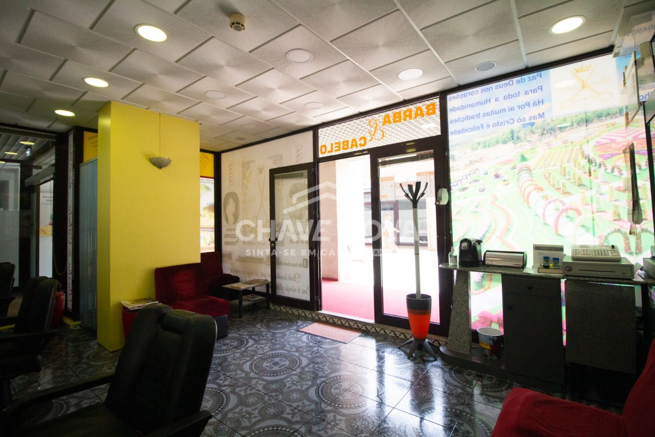 Loja para Venda em Mafamude e Vilar do Paraíso