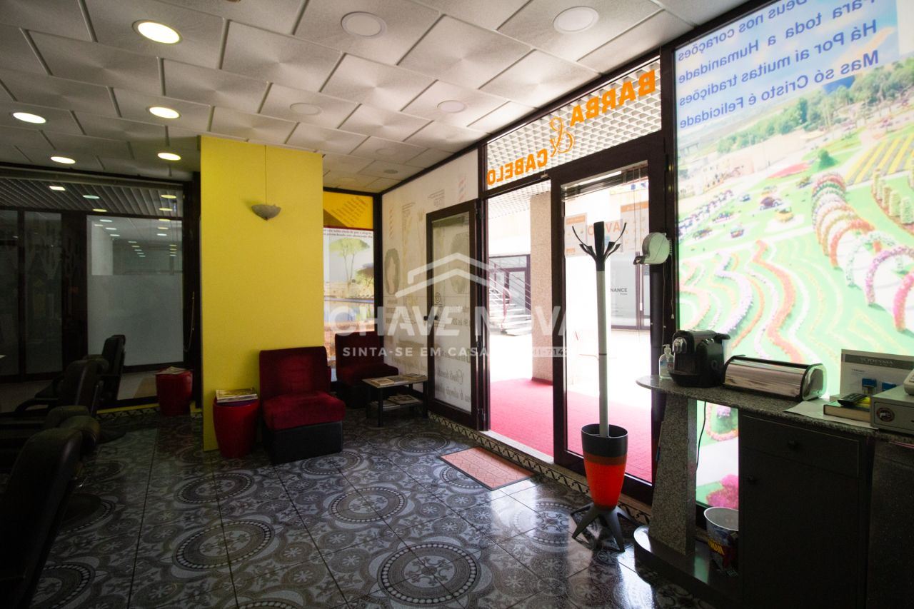 Loja para Venda em Mafamude e Vilar do Paraíso