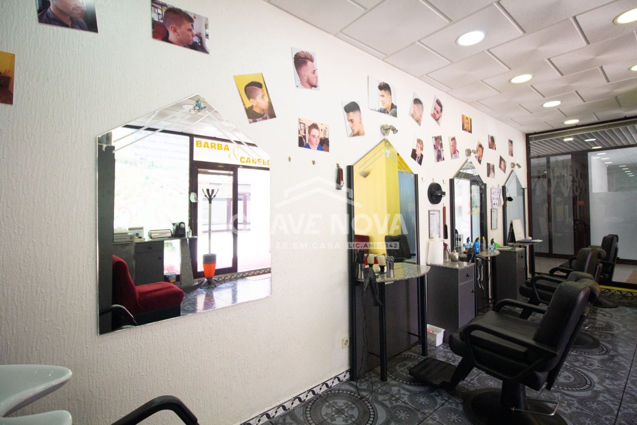 Loja para Venda em Mafamude e Vilar do Paraíso