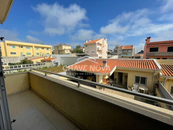 Moradia V4 c/ Garagem Box e Terraço em Arcozelo