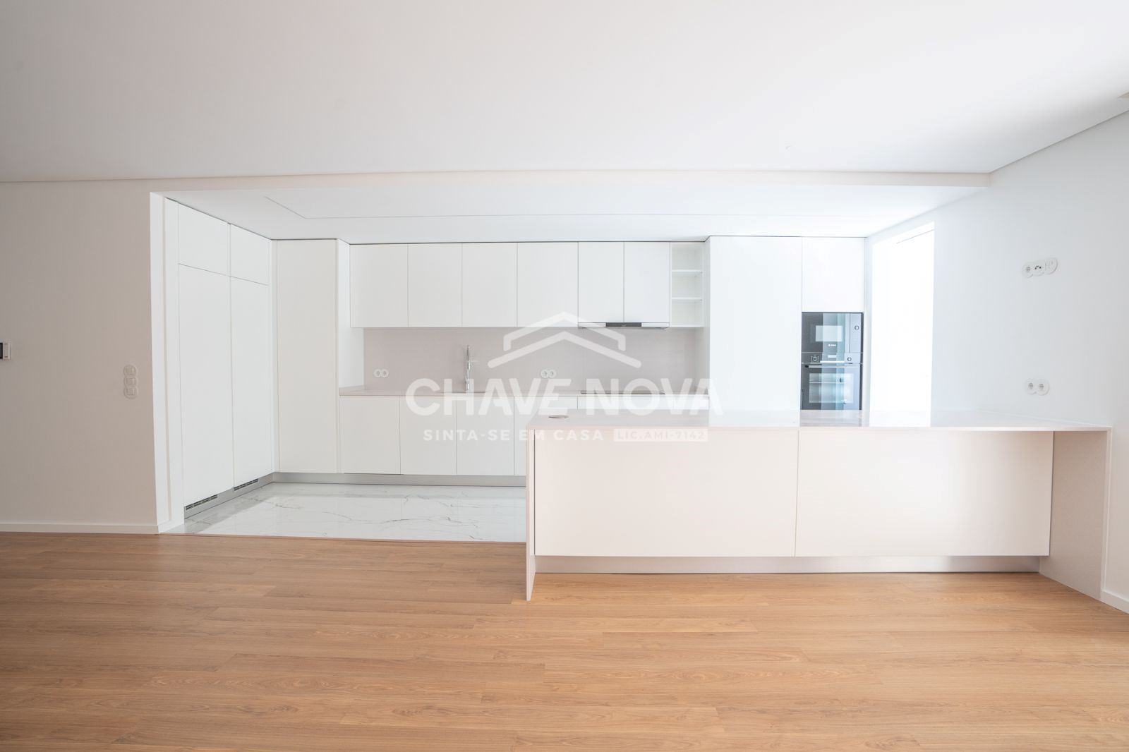 T3 Novo c/ Varanda e Lugar de Garagem em Avintes