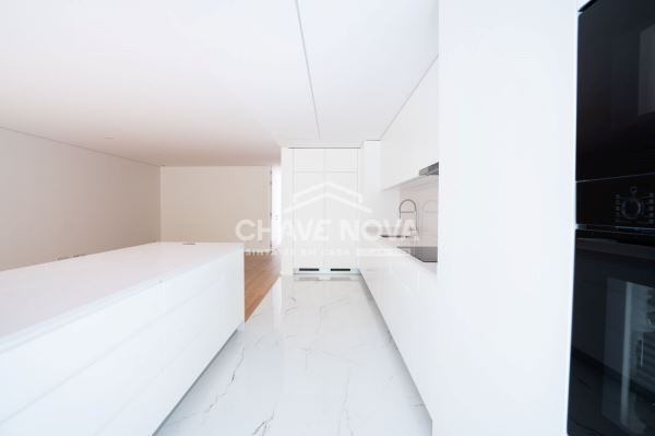 T3 Novo c/ Varanda e Lugar de Garagem em Avintes