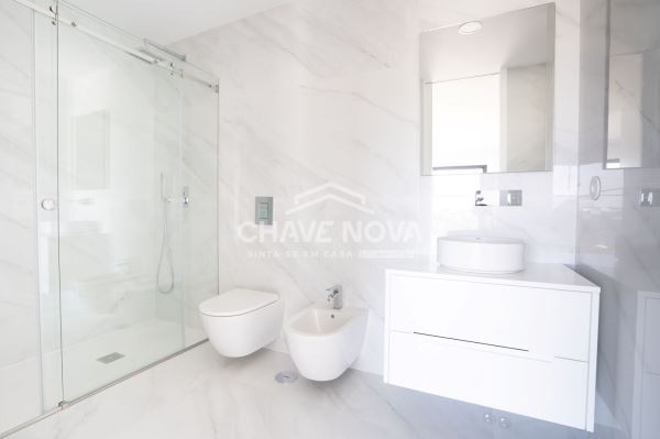 T3 Novo c/ Varanda e Lugar de Garagem em Avintes
