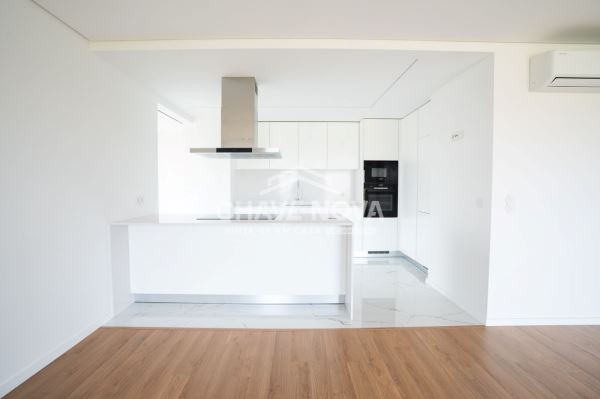 T2 Novo c/ Varanda e Lugar de Garagem em Avintes