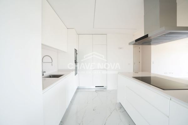 T2 Novo c/ Varanda e Lugar de Garagem em Avintes