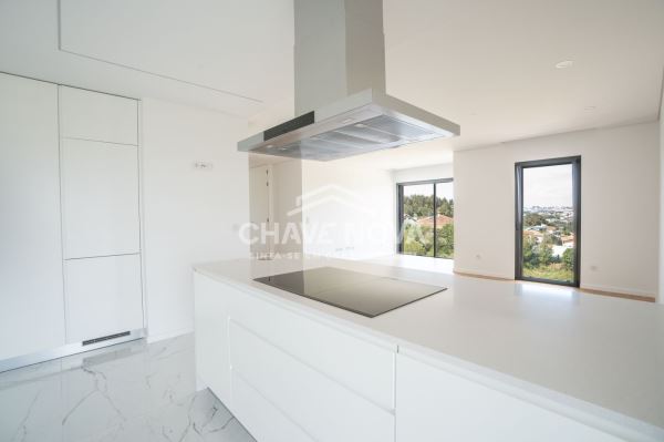 T2 Novo c/ Varanda e Lugar de Garagem em Avintes