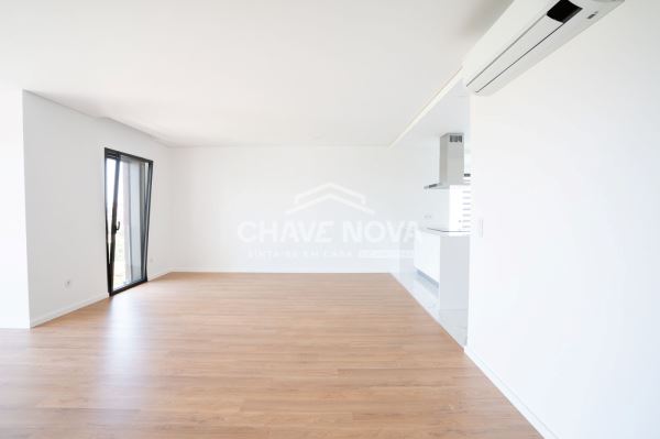 T2 Novo c/ Varanda e Lugar de Garagem em Avintes