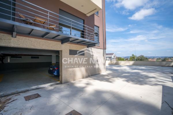 T2 Novo c/ Varanda e Lugar de Garagem em Avintes