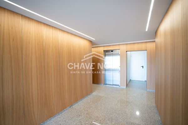 T2 Novo c/ Varanda e Lugar de Garagem em Avintes