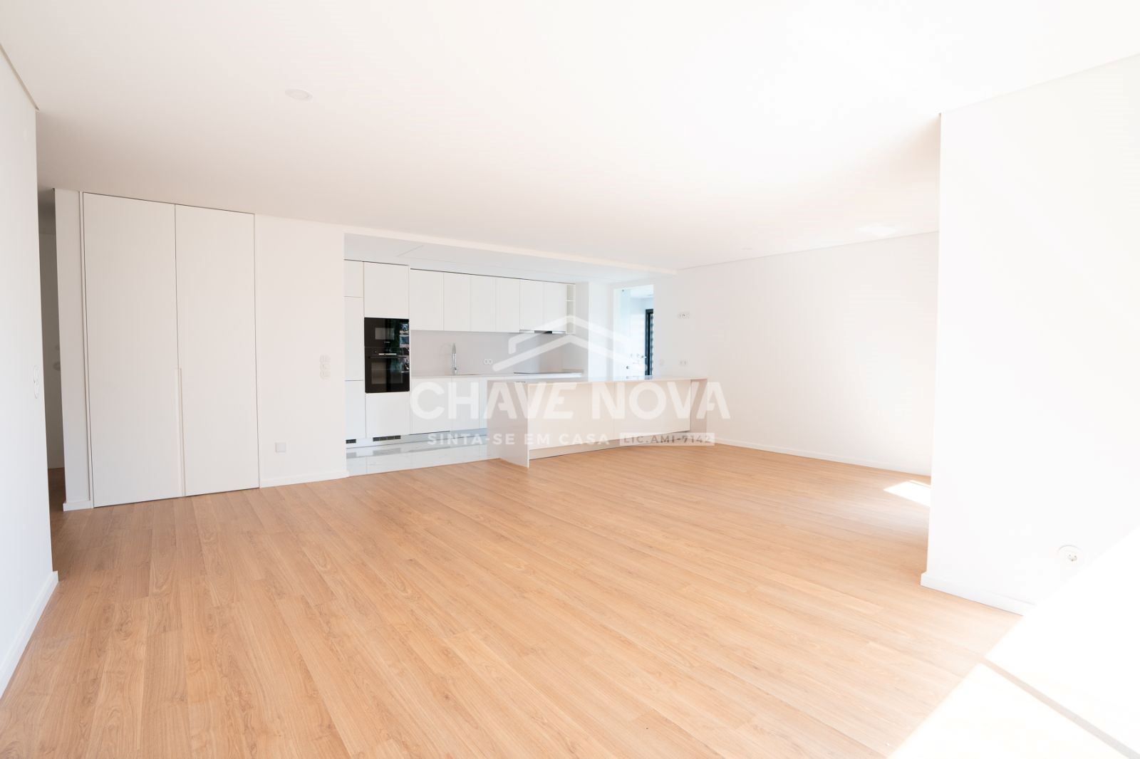 T2 Novo Último Piso c/ Varanda e Lugar de Garagem em Avintes