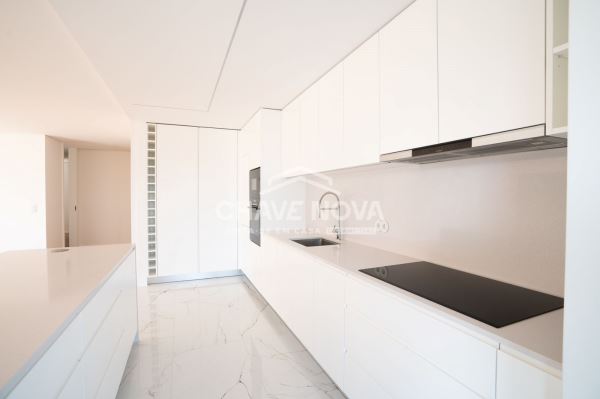 T2 Novo Último Piso c/ Varanda e Lugar de Garagem em Avintes