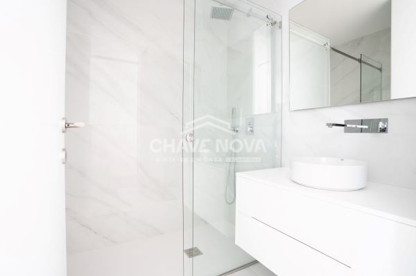 T2 Novo Último Piso c/ Varanda e Lugar de Garagem em Avintes