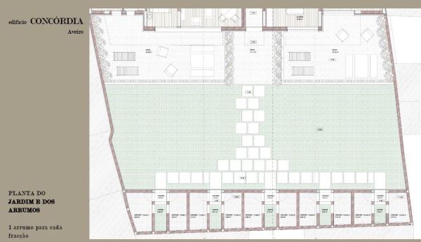 Apartamento T2 Centro Aveiro. Garagem e terraço. Condomínio com jardim.