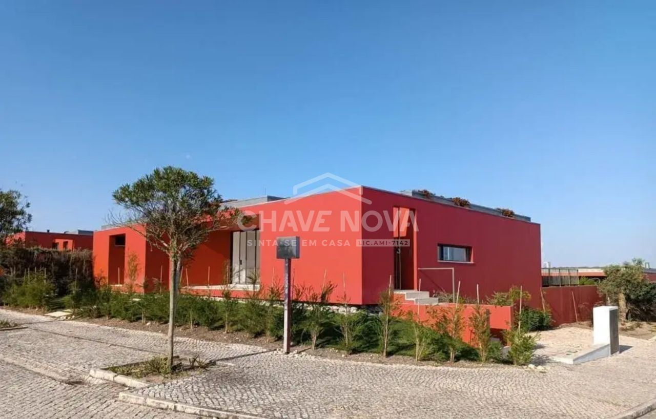 Moradia V 3 com piscina em condomínio de Luxo no Resort Bom Sucesso Óbidos
