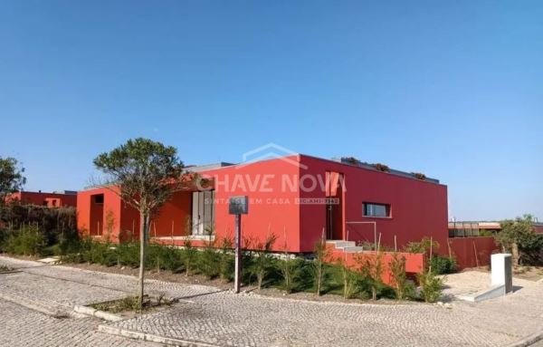 Moradia V 3 com piscina em condomínio de Luxo no Resort Bom Sucesso Óbidos
