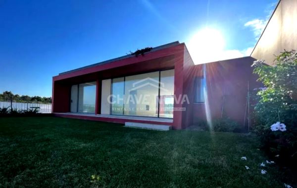 Moradia V 3 com piscina em condomínio de Luxo no Resort Bom Sucesso Óbidos