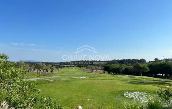 Moradia V 3 com piscina em condomínio de Luxo no Resort Bom Sucesso Óbidos
