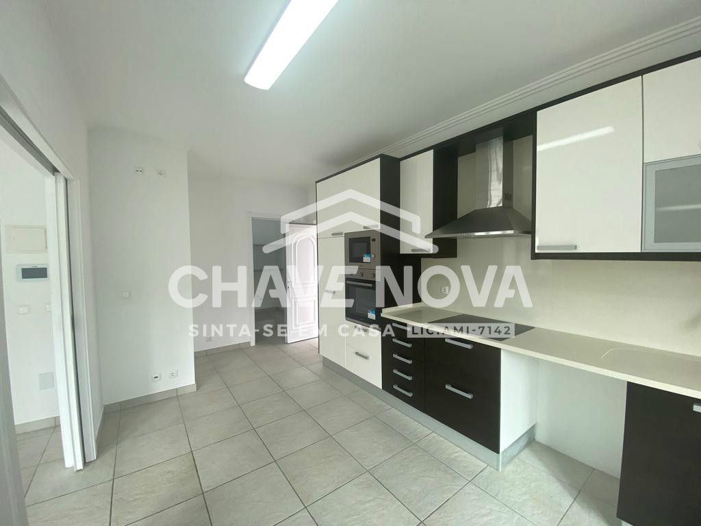 Moradia T3 para Venda em Ericeira Foto 2 / 17