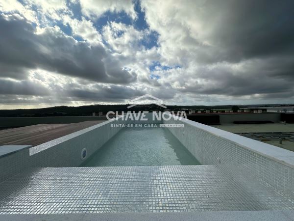 Apartamento T2 c/suite - Construção de excelencia no Garden Residence Torres Vedras