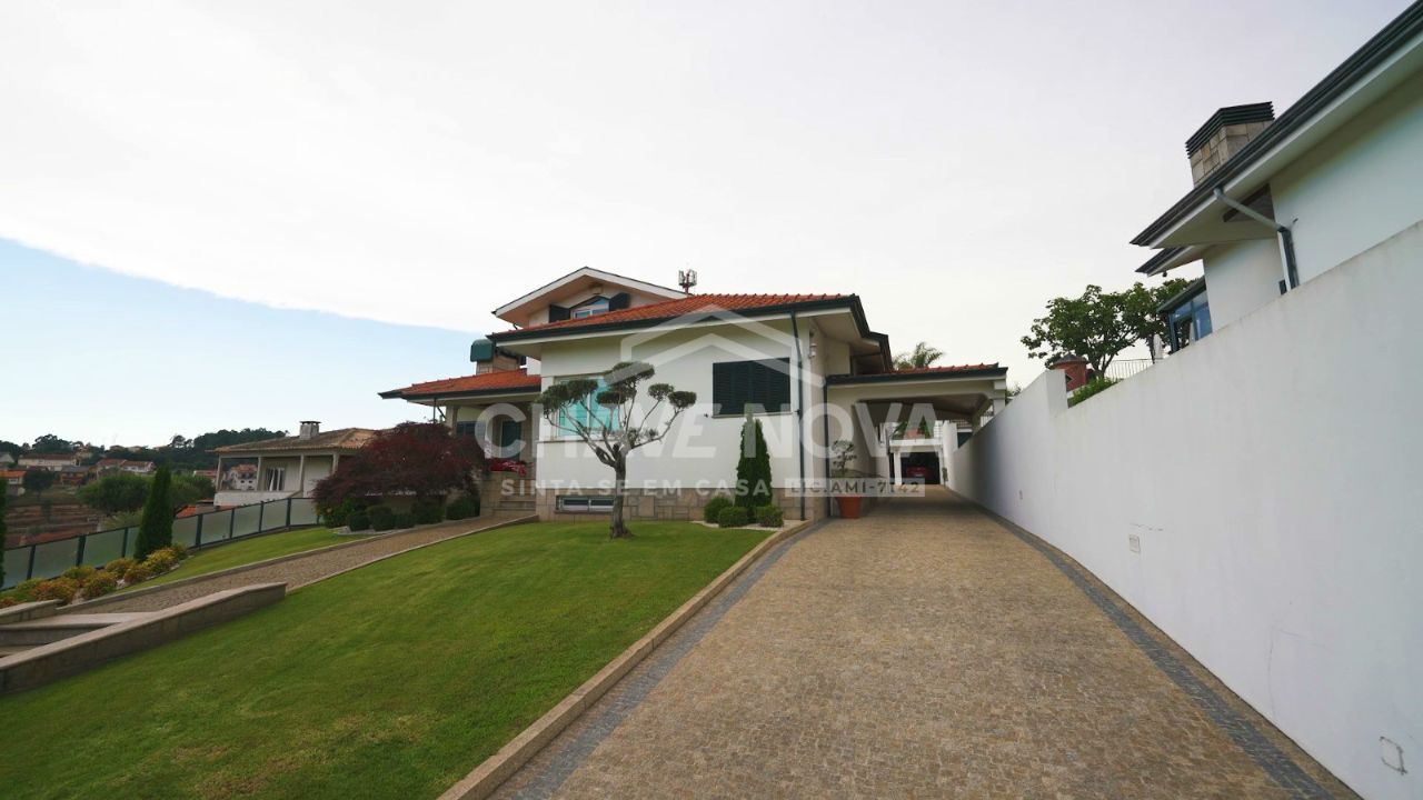 Moradia T4 para Venda em Gondomar (São Cosme), Valbom e Jovim