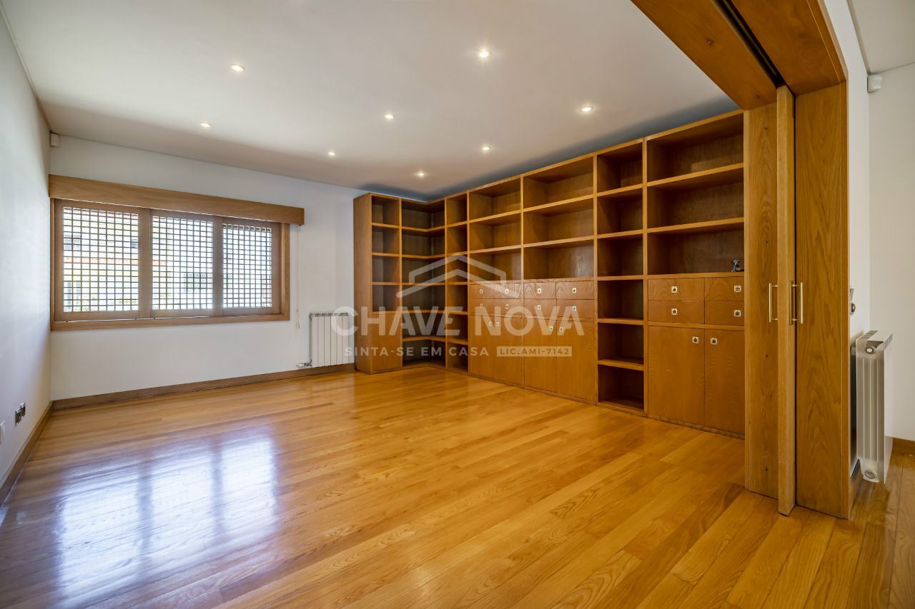 Moradia T4 para Venda em Custóias, Leça do Balio e Guifões