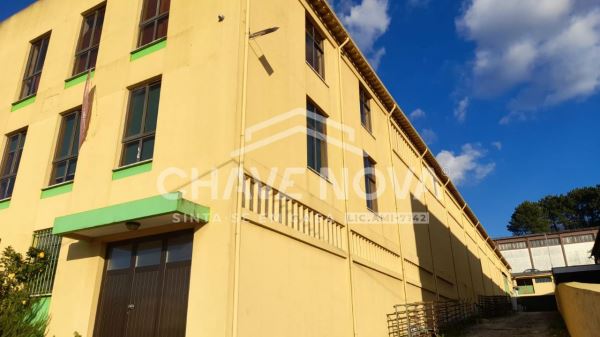 Armazém com 3200 m2 com empresa em funcionamento
