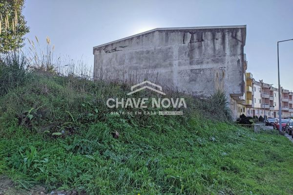 Land for sale in Santa Maria da Feira, Portugal — €175,000