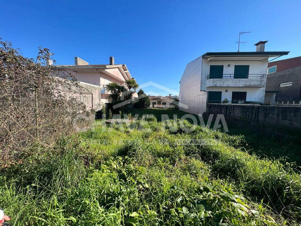 Terreno para Venda em Castêlo da Maia