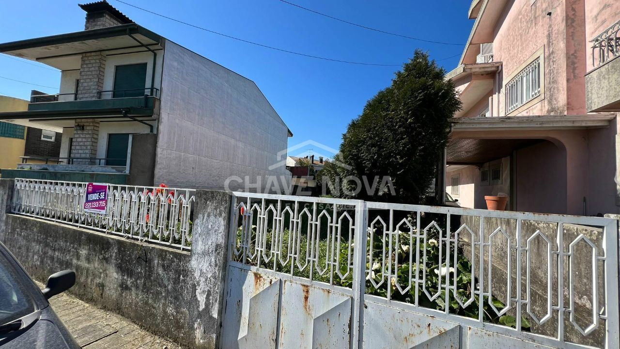 Terreno para Venda em Castêlo da Maia